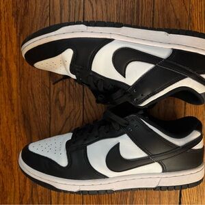 Nike Women's Black and White Sneakers